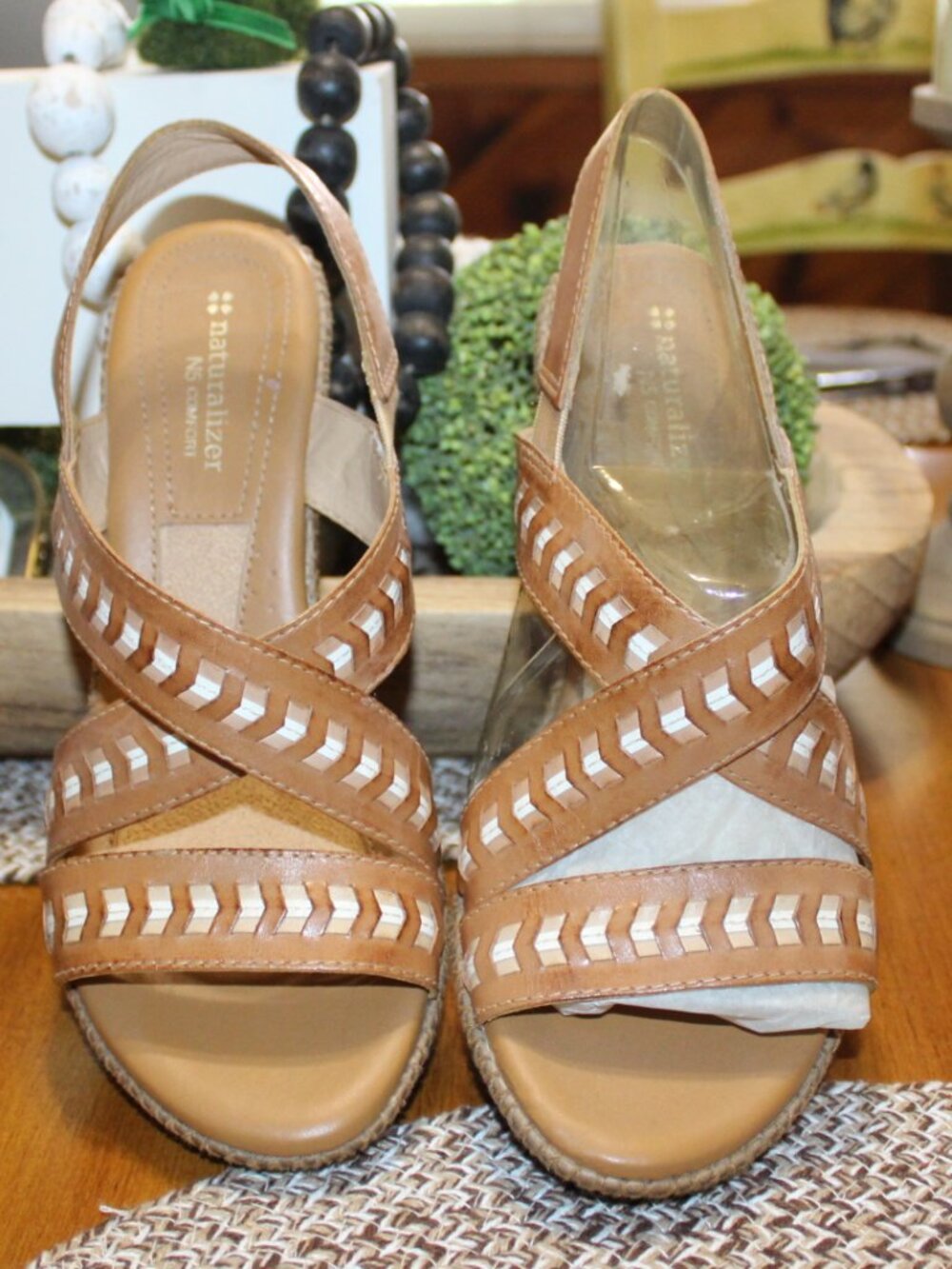 NWOT Naturalizer Oasis Leather Wedge Sandals 9 WIDE STUNNING!! - Picture 1 of 11
